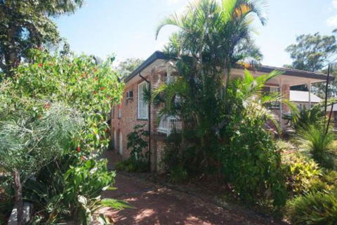 Lazy Daze - Darwin Holiday 6