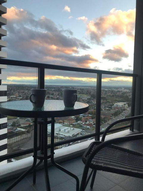 Elegant Design 2 Bed 2 Bath Apartment In Liverpool - Darwin Holiday 1