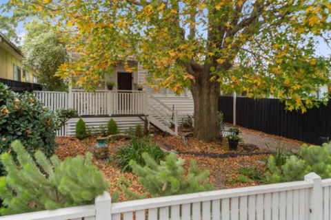 Amber Cottage Luxury Seaside Retreat With Outdoor Spa! - Darwin Holiday 6