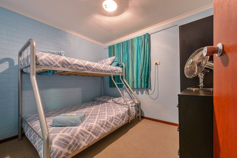 4 / 1 Maidstone Crescent - Darwin Holiday 1