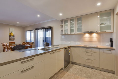 7 Kestrel Place - Darwin Holiday 6