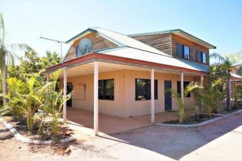 Ningaloo Breeze Villa 10 3 Bedroom Fully Self Contained Disabled Friendly Accommodation - Darwin Holiday 0