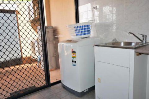 Ningaloo Breeze Villa 6 3 Bedroom Fully Self Contained Holiday Accommodation - Darwin Holiday 5