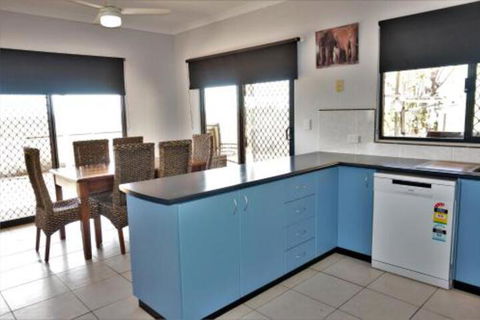 Ningaloo Breeze Villa 6 3 Bedroom Fully Self Contained Holiday Accommodation - Darwin Holiday 4
