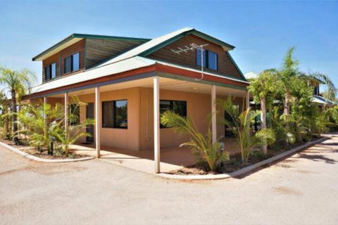 Ningaloo Breeze Villa 9 3 Bedroom Fully Self Contained Holiday Accommodation - Darwin Holiday 0
