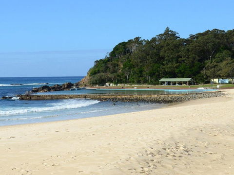 Debra Court 6 - Darwin Holiday 1