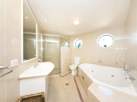 Le Point 101 - Darwin Holiday 4