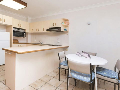 Fairholme 12 - Darwin Holiday 5