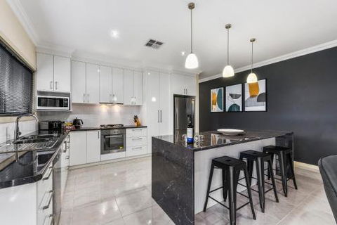 Accommodation On Lansell 2 - Darwin Holiday 2