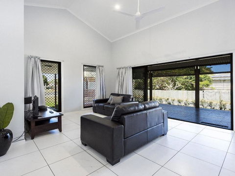Tais Hideaway - Darwin Holiday 2