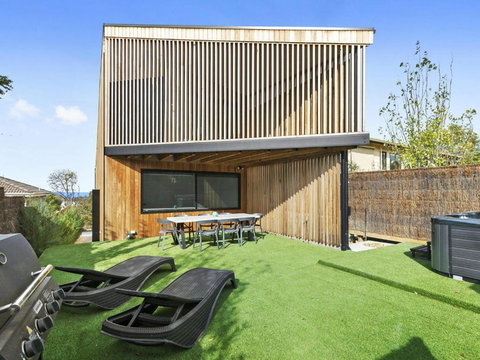 POINT BREAK NEW LISTING 2019 - Darwin Holiday 2