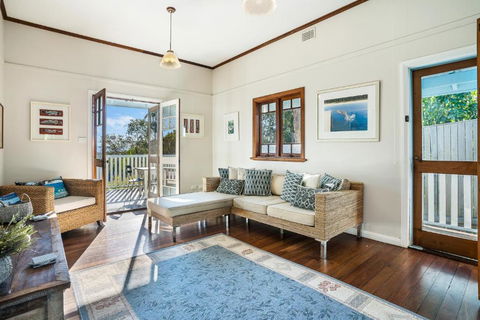 Kembali On Massinger Street - Darwin Holiday 1