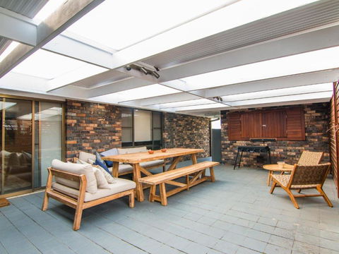 40 Underwood Road - Darwin Holiday 1