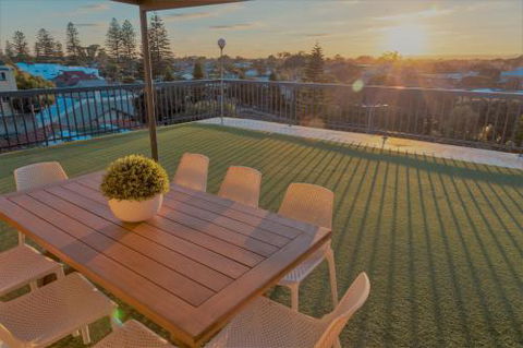 Henley Beach South Amazing Views Huge Private Balcony! - Darwin Holiday 7