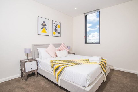 Refreshing 2bed2bath APT In Up&coming Liverpool - Darwin Holiday 3