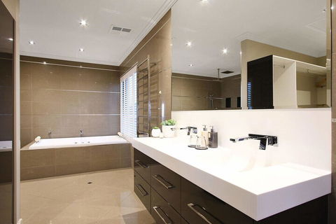 Lang Street Luxury Retreat Mulwala - Darwin Holiday 5