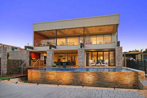 Lang Street Luxury Retreat Mulwala - Darwin Holiday 1