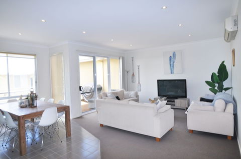 Sandpiper 3 Close TO Beach & Town - Darwin Holiday 2