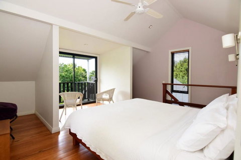 Cloudsong Chalet 2 Close To The Village Centre! - Darwin Holiday 1