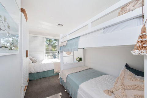 Arabella Stylish Seaside Sanctuary With Views - Darwin Holiday 7