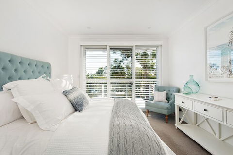 Arabella Stylish Seaside Sanctuary With Views - Darwin Holiday 5