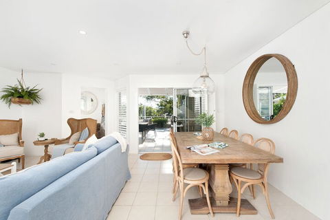 Arabella Stylish Seaside Sanctuary With Views - Darwin Holiday 4