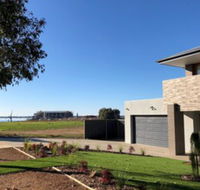 Lake Resort on Black Bull - Darwin Holiday