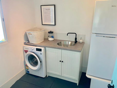 Yaringa Cottage...by The Sea - Darwin Holiday 1