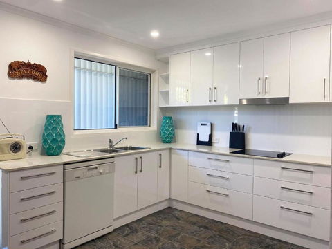 Woorim Secluded Palms Cottage - Darwin Holiday 2