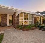 Woorim Secluded Palms Cottage - Darwin Holiday