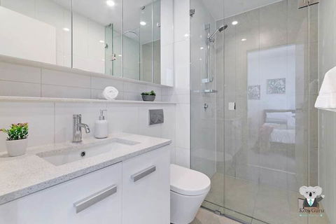 SouthWest LIVERPOOL Amazing View 2Bed APT NLP100A - Darwin Holiday 4