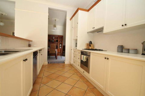 123 Hill St. Heart Of Orange Double Brick - Darwin Holiday 5