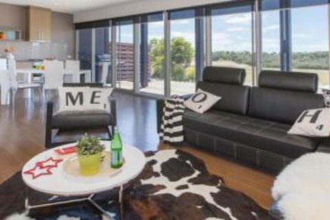 ST ANDREWS BEACH APARTMENT 4.02 - Darwin Holiday 0