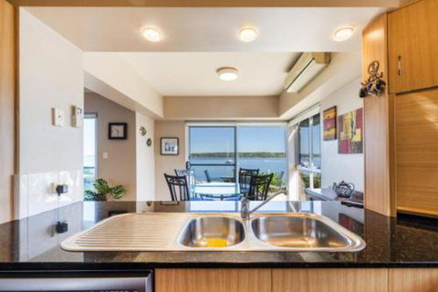 Riverview Apartments 2.1 - Darwin Holiday 7