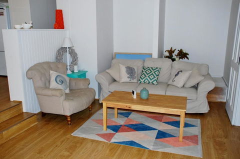 SHORE BEATS WORK INVERLOCH - Darwin Holiday 5