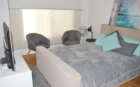 SHORE BEATS WORK INVERLOCH - Darwin Holiday 4