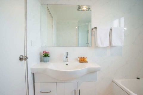 Convenient Rockdale Apartment Next To Station & Beach - Darwin Holiday 3