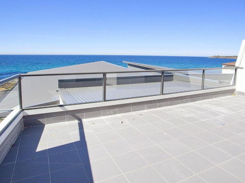 Aqua Views Over Jones Beach - Darwin Holiday 2