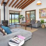 Beach House On Jones Beach Kiama Accommodation - Darwin Holiday 1