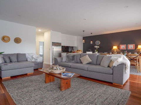 Bella K Style Comfort & Location - Darwin Holiday 1