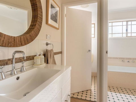 Bombo Blue Pet Friendly Townhouse - Darwin Holiday 3