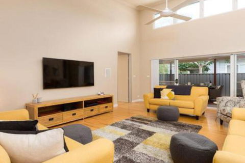 Callala Breeze Access To Indoor Community Pool - Darwin Holiday 2