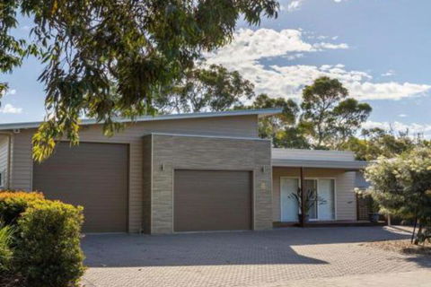 Callala Breeze Access To Indoor Community Pool - Darwin Holiday 4