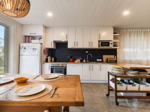 Callala Dreaming Mid Century Beach House - Darwin Holiday 3