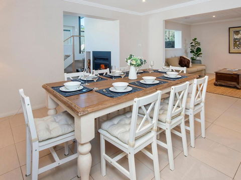 Emerald Coastal Walk Swimming Pool Pet Friendly - Darwin Holiday 1