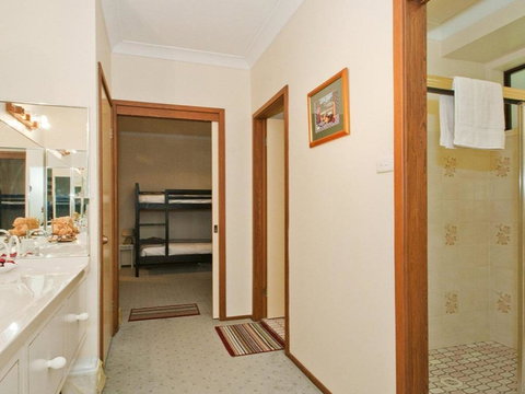 Hope Country Farm Stay For Large Groups - Darwin Holiday 4