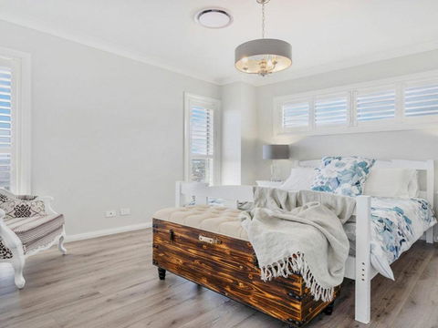 House On The Hill Inspired Coastal Hamptons Vibe - Darwin Holiday 1