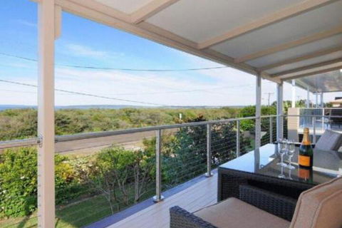 Marilyns 180 Degree Views Of Jervis Bay - Darwin Holiday 0