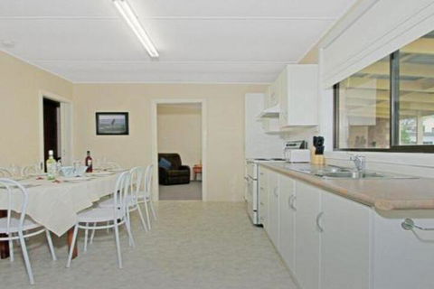 Ohio One Street Back From Beach Access - Darwin Holiday 4