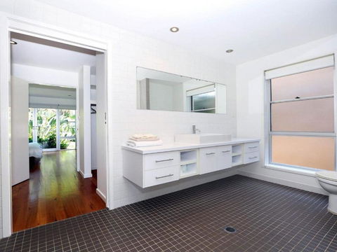 Palm Oasis Family Friendly Accommodation Just A Short Walk To Werri Beach - Darwin Holiday 2
